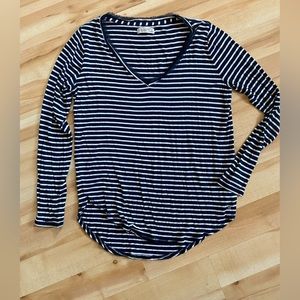 Abercrombie & Fitch A&F Essentials Womens Juniors Sz L Soft Long Sleeved Tee